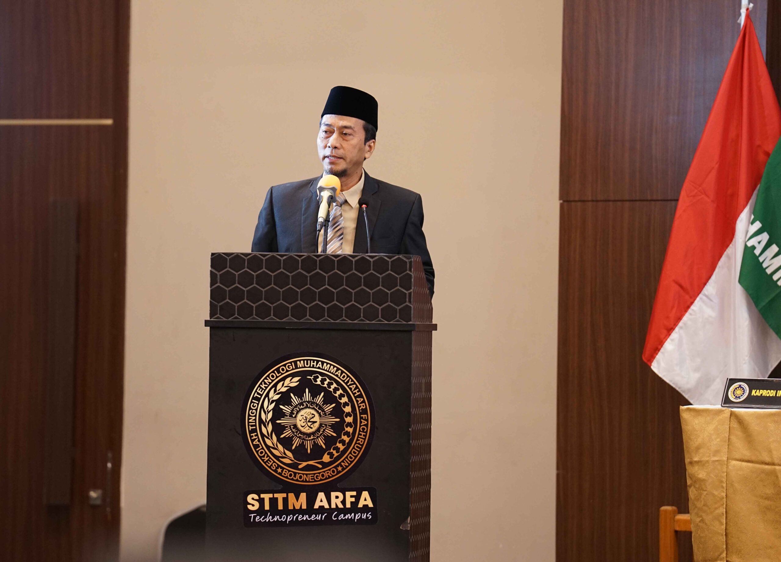 wisuda STTM AR Fachruddin 3